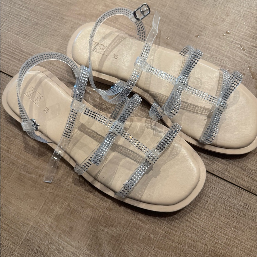 ZARA SANDAL COMFY NEW WITHOUT TAG SIZE 35. 4.5